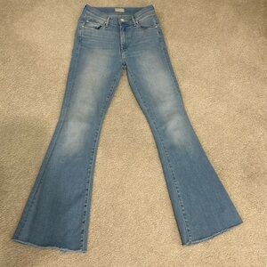 MOTHER The Weekender Fray in the color Swimming Pool Sunday